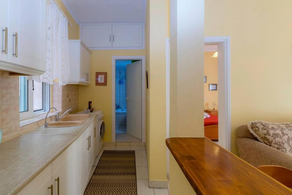 Ria's In Corfu Town Appartement *